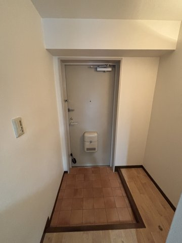 パラシオン武庫之荘の玄関|明るい玄関です