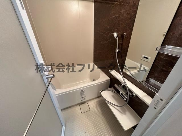三鷹市下連雀３丁目の賃貸マンションの浴室