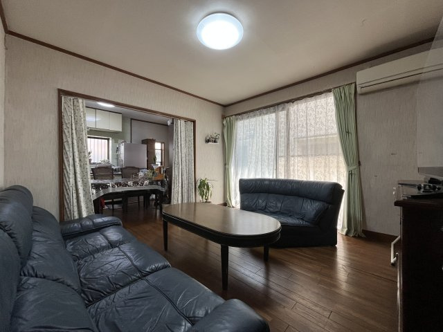 熊取町東和苑　中古戸建の居間・リビング