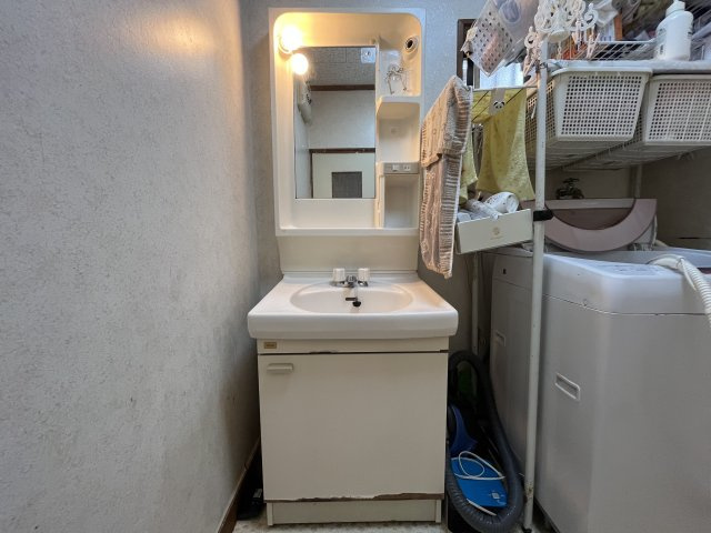 熊取町東和苑　中古戸建の独立洗面台