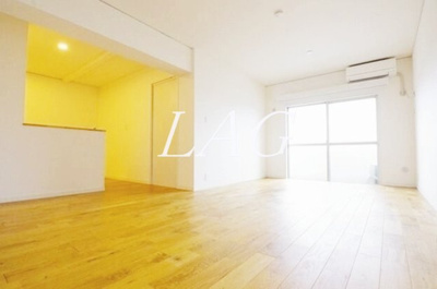 【居間・リビング】 | ラポール生田 | 洋室のお部屋です。