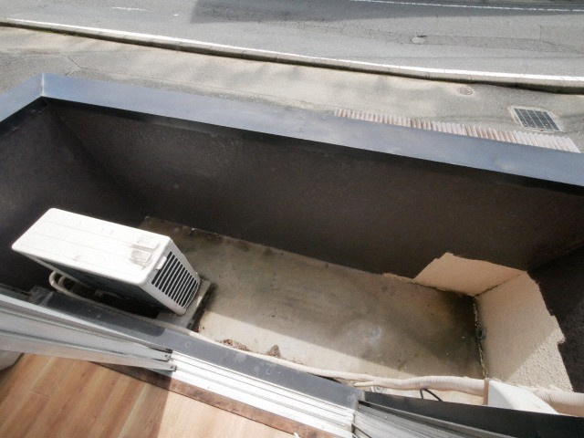 コーポラス紫の駐車場