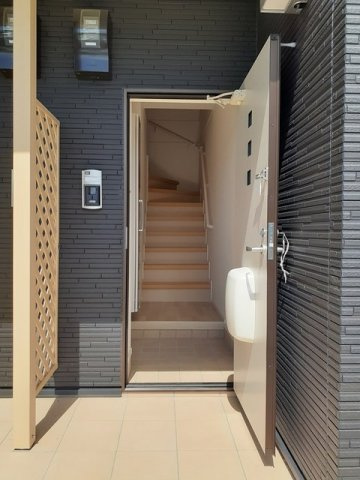 菊池市西寺のアパートのエントランス