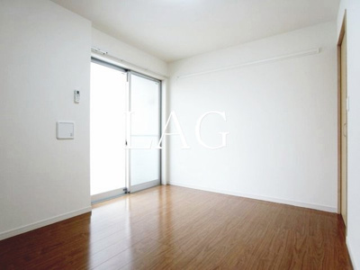 【居間・リビング】 | リブリ・コミゾ | 洋室のお部屋です。