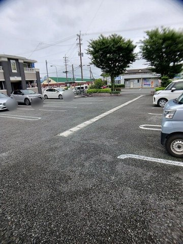 菊池市隈府のアパートの駐車場