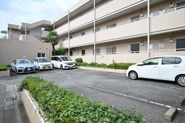 ＰＡＬＷＩＳＨ三鷹の駐車場|駐車場に車を止められます