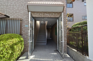 マンションハレクラニのエントランス