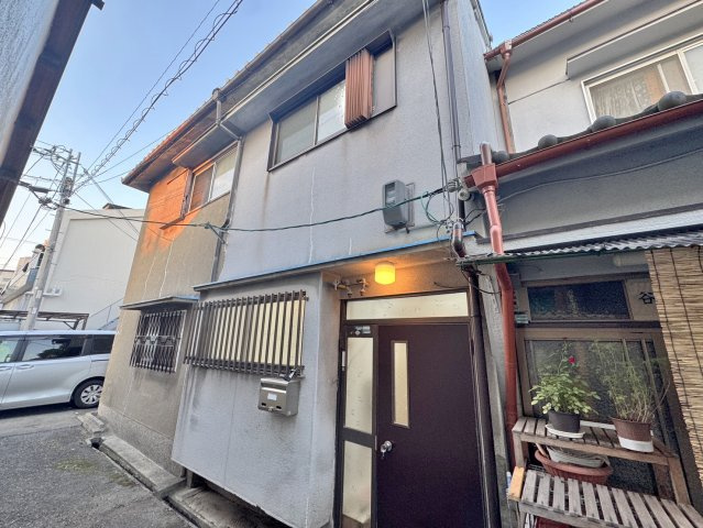 鳳中町8丁貸家