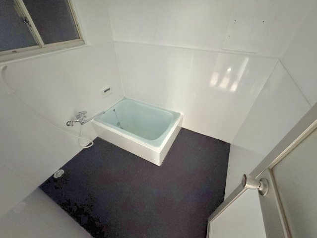 鳳中町8丁貸家の浴室