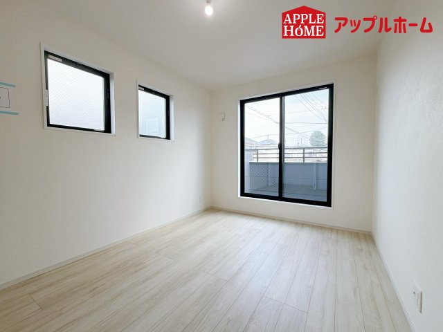 さいたま市中央区八王子1期の洋室|居室は全室収納あり！たっぷりある収納活用でお部屋もキレイを保てます♪
