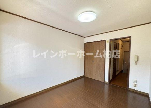 特典：仲介手数料が無料です!!の居間・リビング|※別部屋参考写真。