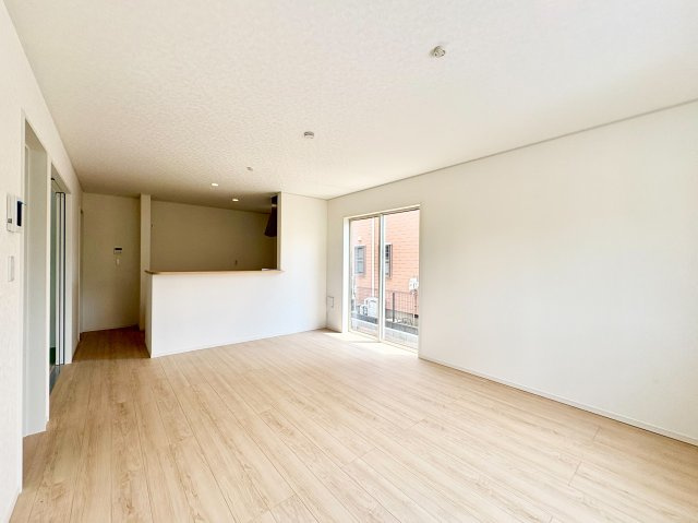 《仲介手数料半額》川越市上新河岸第2　全2棟　1号棟の居間・リビング|LDK16帖