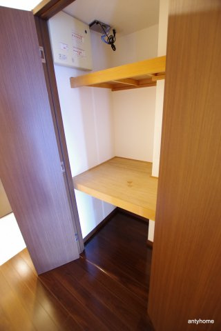 アクアスイート新大阪　仲介手数料無料の収納