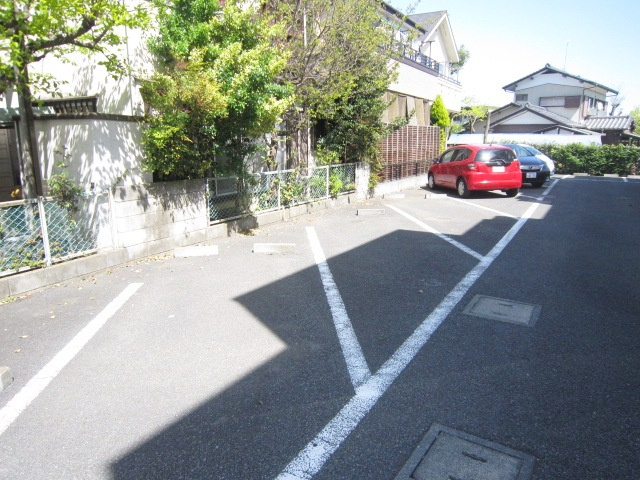 冨士ハイツの駐車場|内見可能♪お電話がご案内スムーズです♪オンラインもOK♪