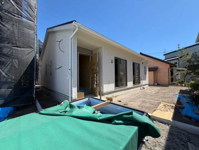 【外観】 | 前橋市稲荷新田町　平屋　新築住宅 | 現地ご案内ツアー開催中！早朝やお仕事帰りのご見学にもすぐ対応致します！見学ご予約はコアライブまでお気軽にお問い合わせ下さい！