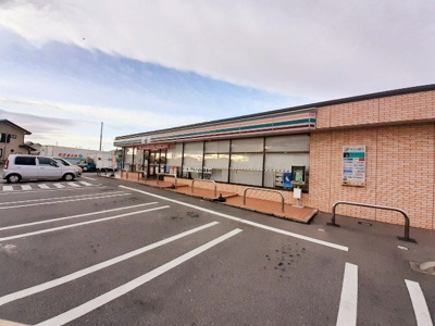 【周辺】 | プリムローズ・Ｙ | セブンイレブン　伊勢崎富塚町店まで650m