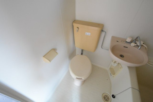 浴室内にトイレがあります☆