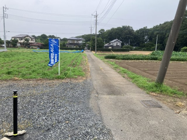 敷地面積136坪　売地　春日部市東中野の前面道路含む現地写真|南道路！南側約３．６ｍ、１８ｍ接道！道路後退用地あり。
現地（2026年7月）撮影