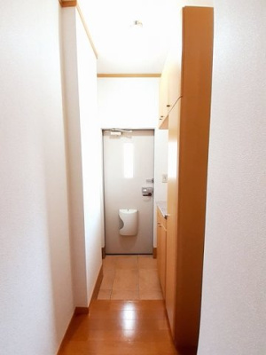【玄関】 | テラス田園Ｂ | ゆったりとした玄関です