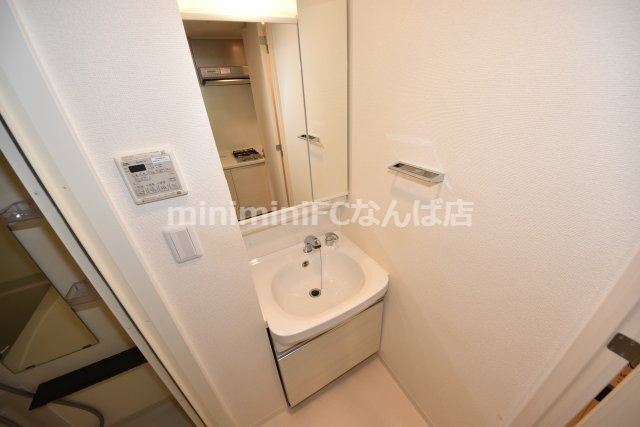 アドバンス大阪ソルテの洗面所