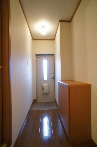 【玄関】 | クリスタルバレー | 明るい玄関です