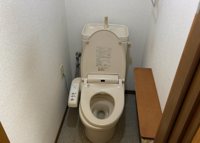 【トイレ】 | トイレは大きさや形、機能、抗菌性などが異なる多種多彩なタイプが各メーカーから出ています。それぞれに良さがあるため、事前にどういったタイプのトイレがいいのかをご家庭内で決めて、内見に行くといいでしょう。