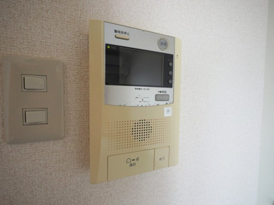 【セキュリティ】 | エトワール北梅田 | モニター付きインターホンです