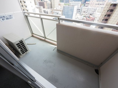 【バルコニー】 | エトワール北梅田 | 落ち着いた時間を過ごせるバルコニーです
