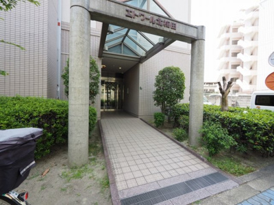 【エントランス】 | エトワール北梅田 | 落ち着いたエントランスです