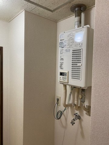 リモコンでお風呂とキッチンのお湯の温度を調節出来て便利です♪