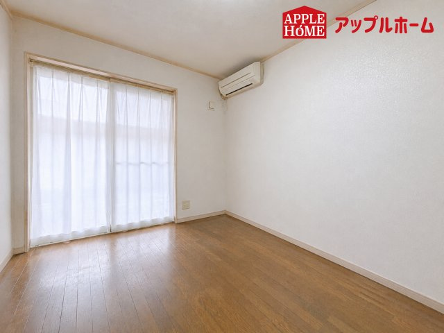 さいたま市岩槻区古ヶ場　中古戸建の洋室|風通しも良く、大変居心地の良い採光良好な洋室は、快適空間。プライベートの時間もゆったりお寛ぎ頂けそうですね！