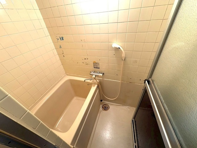「電停・バス停が至近」高知市本町1丁目南陽スカイメゾン　中古マンションの浴室|1日の疲れを癒ややす落ち着いた雰囲気のバスルーム。
