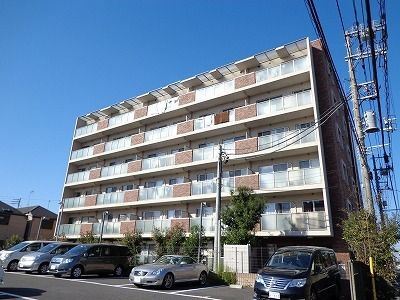 コリンシア市川の外観