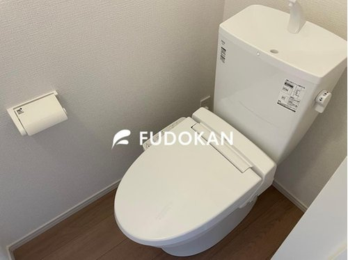 山形市南四番町１期【1号棟】のトイレ|節水タイプのトイレは水道代の節約に繋がります。