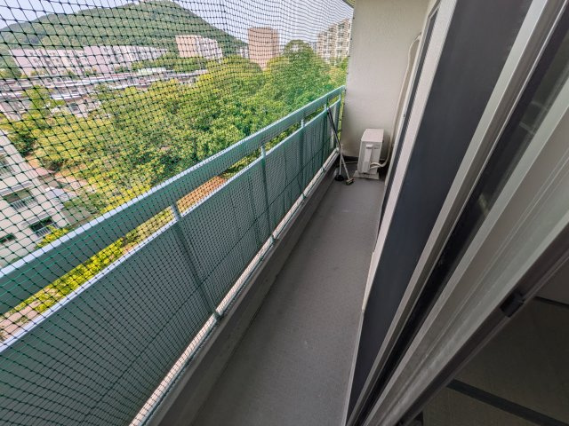高倉台2-1団地11号棟のバルコニー|日当たりの良いバルコニー