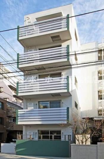 レオ四拾七番館の外観