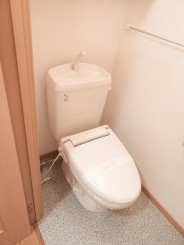 アルモニ－中央のトイレ|シンプルで使いやすいトイレです
