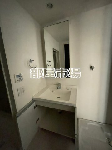 ヴェルステージ秋葉原Ⅱの洗面所|収納