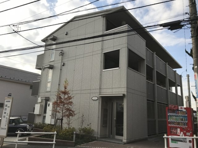 多摩市馬引沢１丁目のアパート