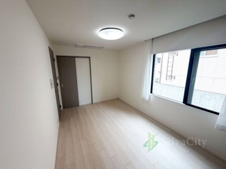 【洋室】 | 経堂グランドヒルズ | 約8.0帖洋室。ゆとりあるお部屋は主寝室におすすめです。