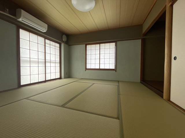 有野南ビルの寝室