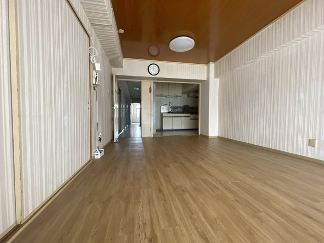 有野南ビルの居間・リビング