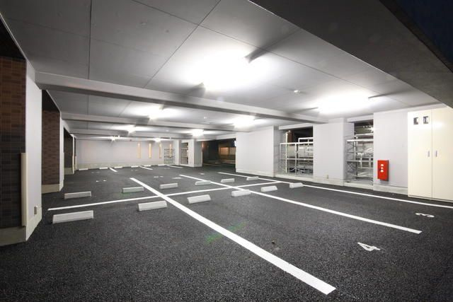 パルメゾン新田東の駐車場