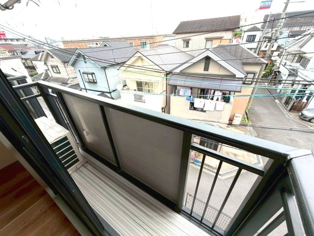 枚方市長尾峠町のハイツのバルコニー