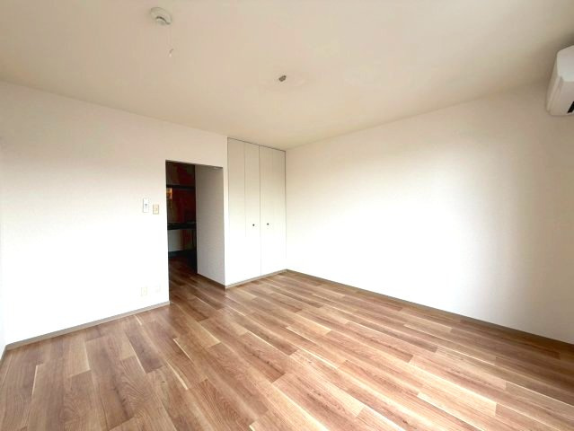 枚方市長尾峠町のハイツの内装
