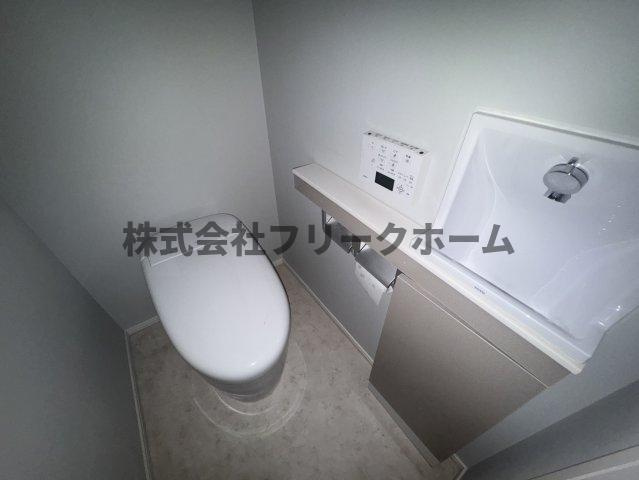 武蔵野市吉祥寺本町３丁目の賃貸マンションのトイレ