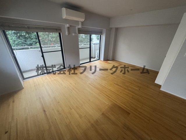武蔵野市吉祥寺本町３丁目の賃貸マンションの居間・リビング