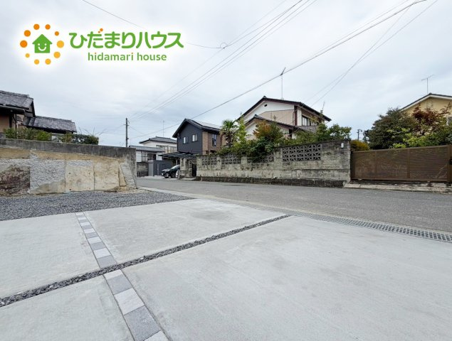 いわき市郷ケ丘2丁目　新築戸建　3号棟の駐車場|ゆったりとしたカースペースで、ファミリーカーや軽自動車もラクラク駐車出来ますね♪