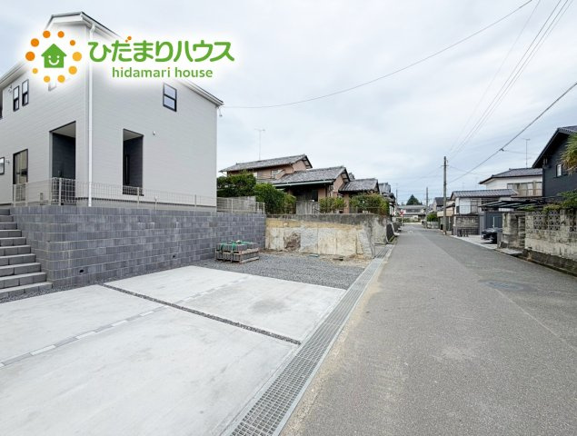 いわき市郷ケ丘2丁目　新築戸建　3号棟の前面道路含む現地写真|前面道路幅6ｍ☆車の出入りもラクラクできちゃいます(^^♪