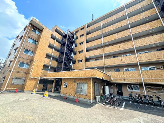 ダイアパレス戸塚の外観|◆管理体制良好なマンションです。清潔感のあるエントランスに開放感のある住環境。